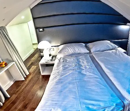 Jupiter Luxury Otel 4*