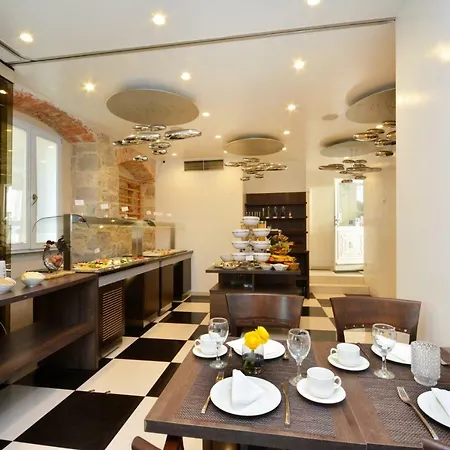 Jupiter Luxury Otel 4*